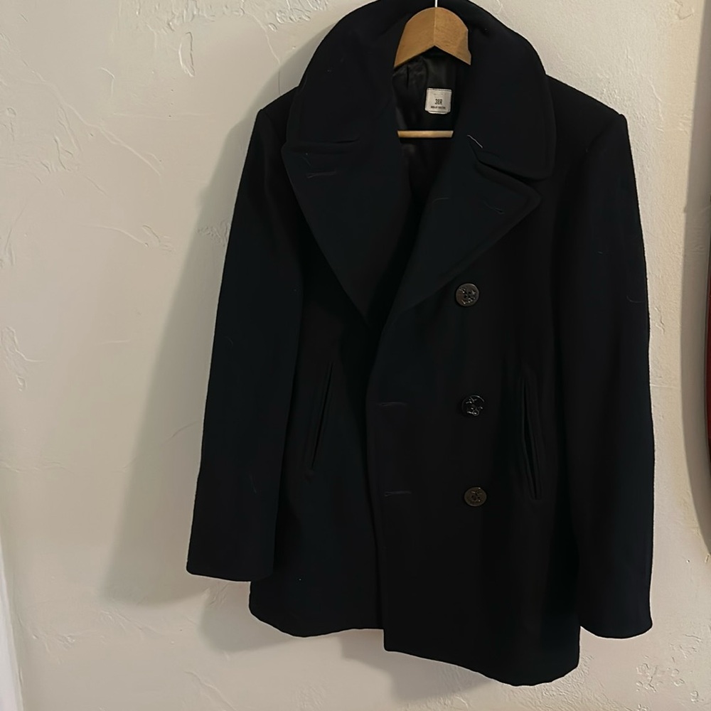 Double breasted Military Wool Pea Coat. (38R)